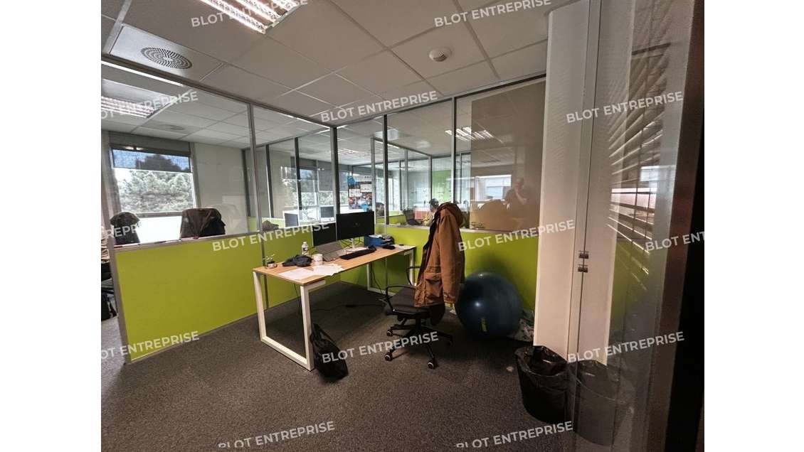 A vendre à louer bureaux 115m² à Nantes Chantrerie