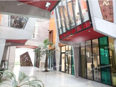 A louer bureaux 275m² avec parking à Nantes