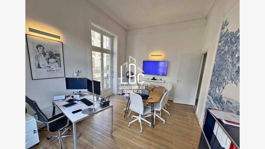 Bureau de 90m² à louer à Nantes place Royale