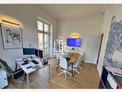 Bureau de 90m² à louer à Nantes place Royale