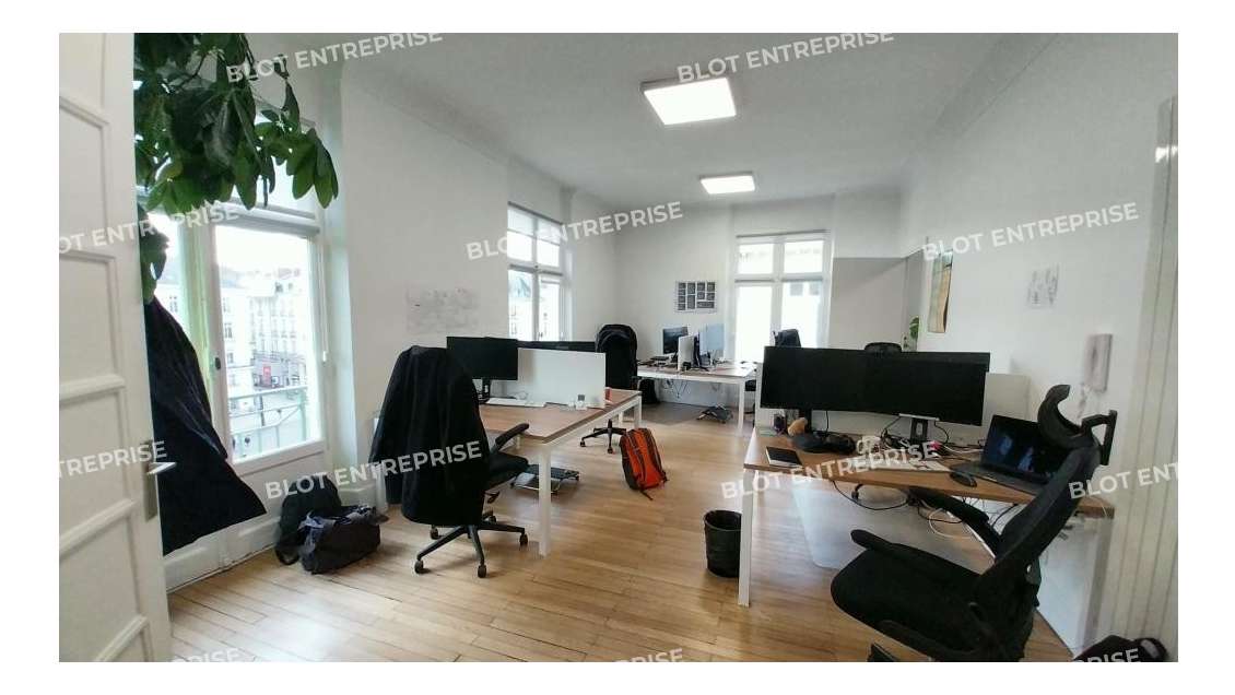 A louer bureaux 140m² à Nantes Place Royale