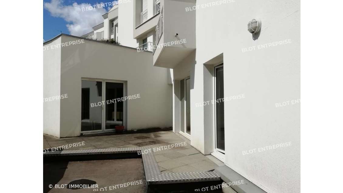 Location plateau de bureaux 81m² RDC Nantes centre