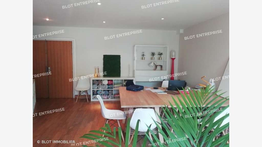Location plateau de bureaux 81m² RDC Nantes centre