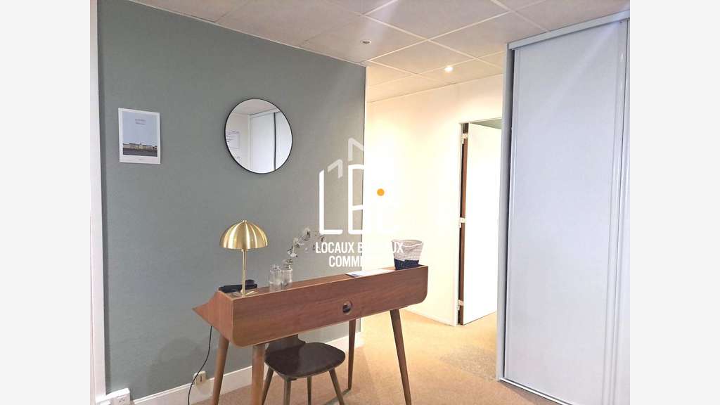 A louer bureaux 127m² sécurisés à Nantes Dobrée
