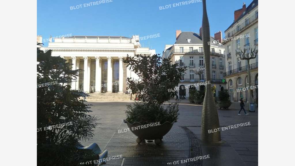 A louer bureaux 85m² à Nantes Place Graslin
