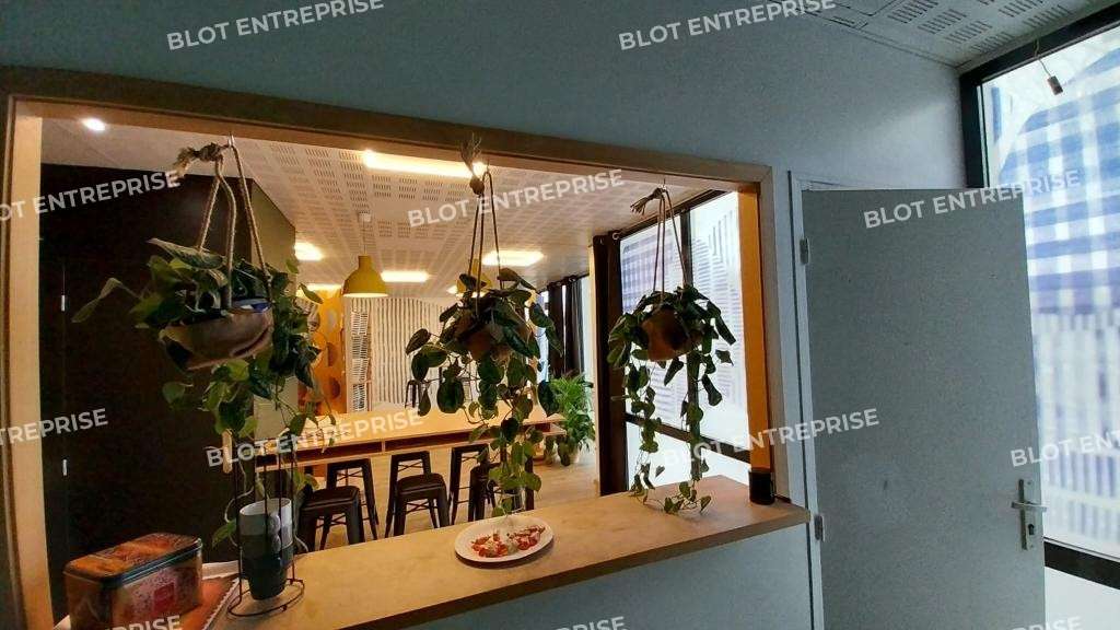 A louer bureaux 74m² en pied d'immeuble à Nantes