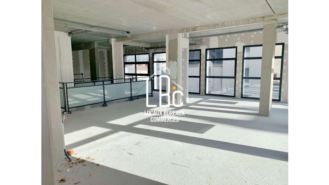 Local professionnel 188m² à Nantes Saint Félix