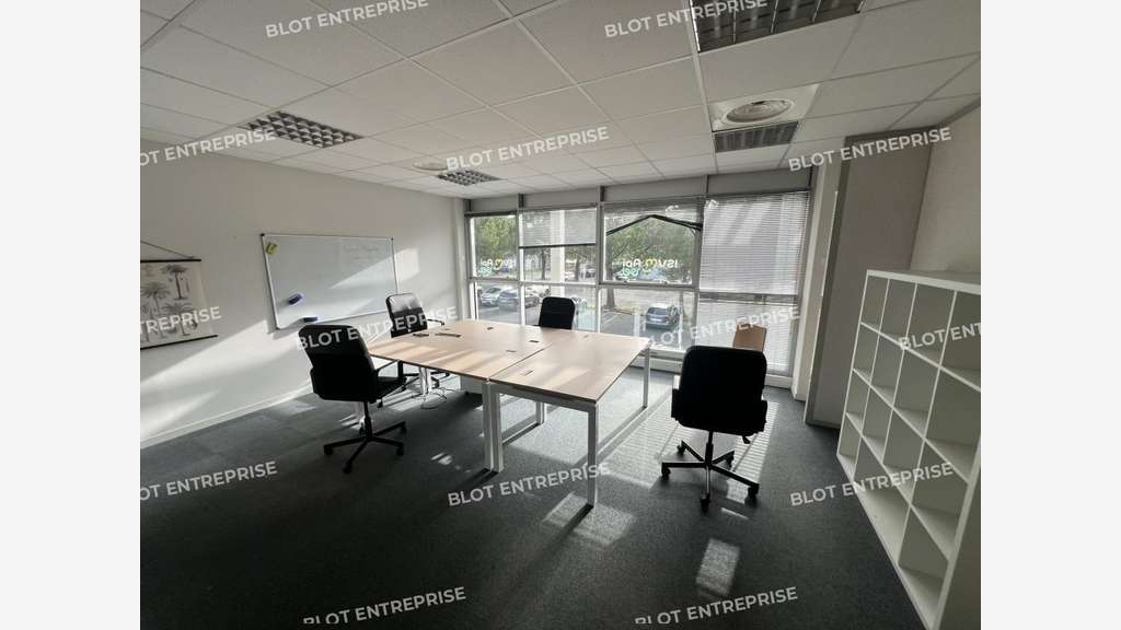 A louer bureaux de 254m² à Nantes Chantrerie
