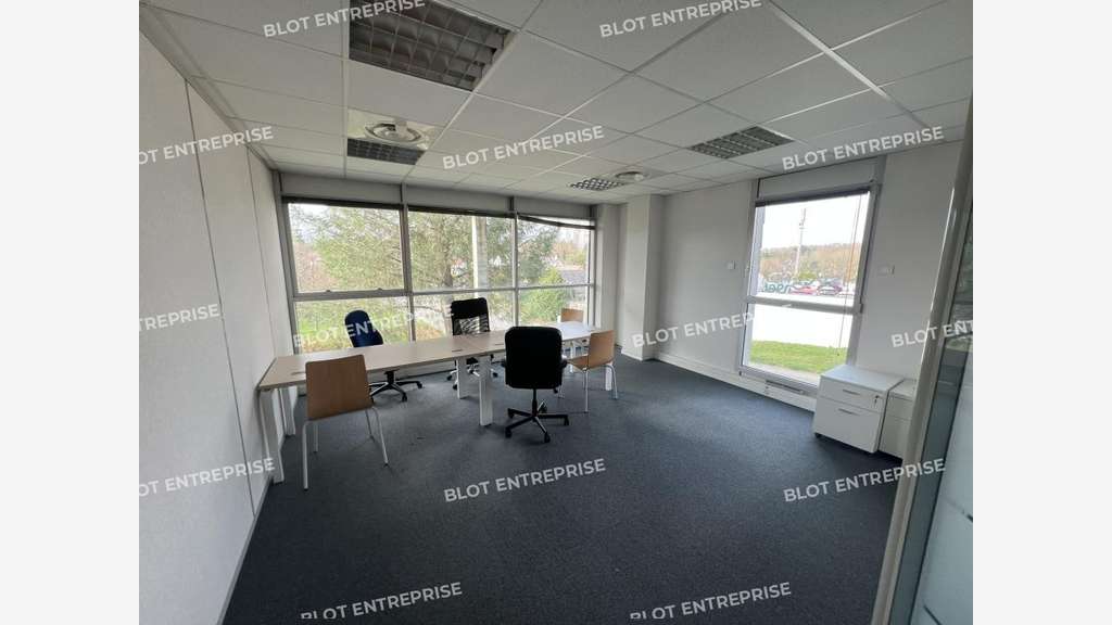 A louer bureaux de 254m² à Nantes Chantrerie