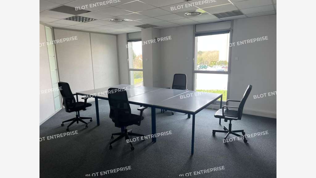 A louer bureaux de 254m² à Nantes Chantrerie