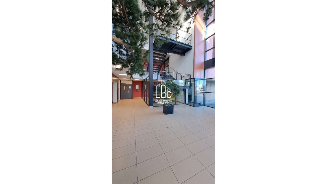 A louer bureau 563m² à Nantes Est Haluchère