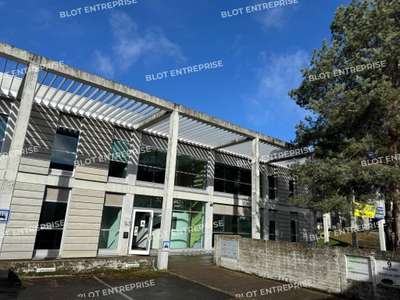 A vendre à louer bureaux 1 200m² Nantes Chantrerie