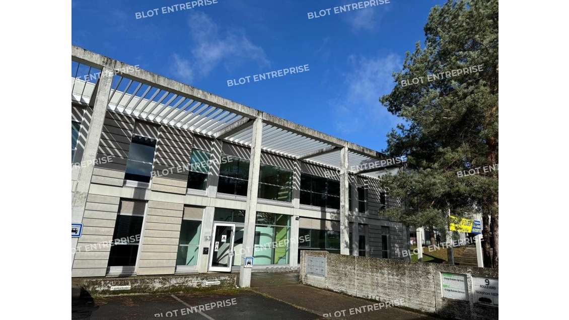 A vendre à louer bureaux 1 200m² Nantes Chantrerie
