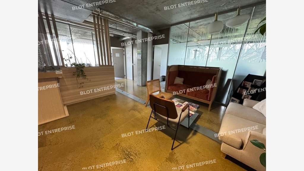 A louer plateaux bureaux 643m² à Nantes Création
