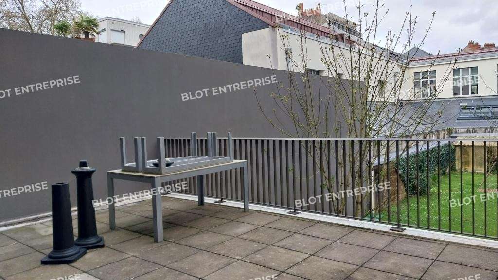 A louer bureaux 212m² à Nantes Guist'hau Monselet