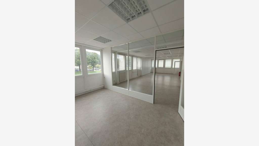 Bureaux de 150m² à louer à Nantes