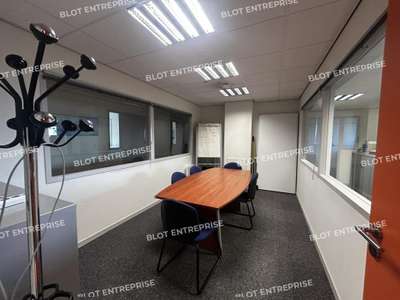 A louer bureaux 392m² pied de Tramway St Herblain