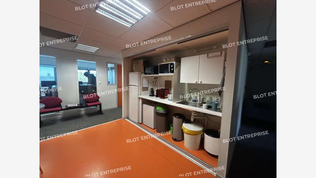 A louer plateau de bureaux 241m² à St Herblain