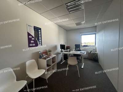 A louer bureaux 151m² pied de tramway St Herblain