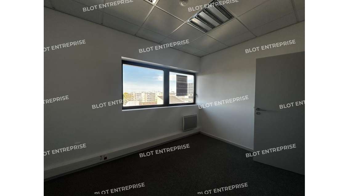 À VENDRE - À LOUER - BUREAUX - 151 M² - NANTES