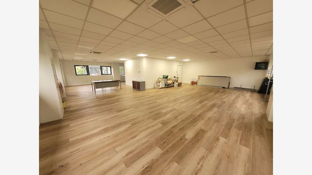 A louer bureaux 124m² R+1 à Nantes Est