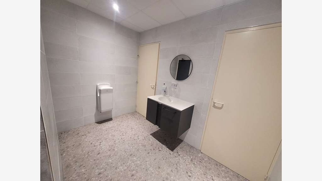 A louer bureaux 124m² R+1 à Nantes Est