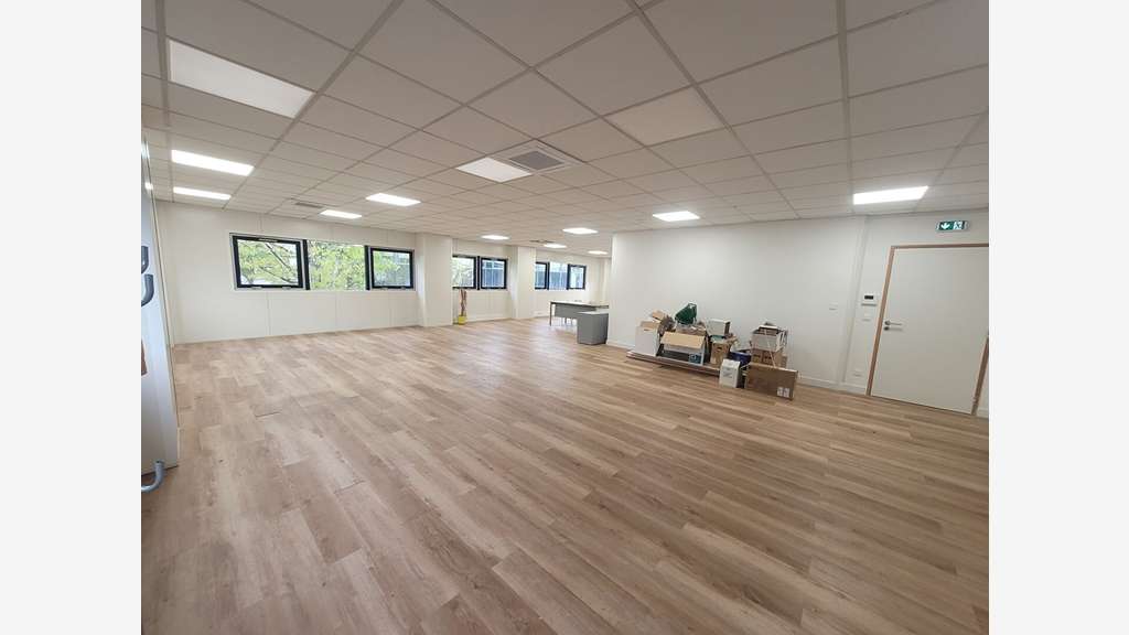 A louer bureaux 124m² R+1 à Nantes Est