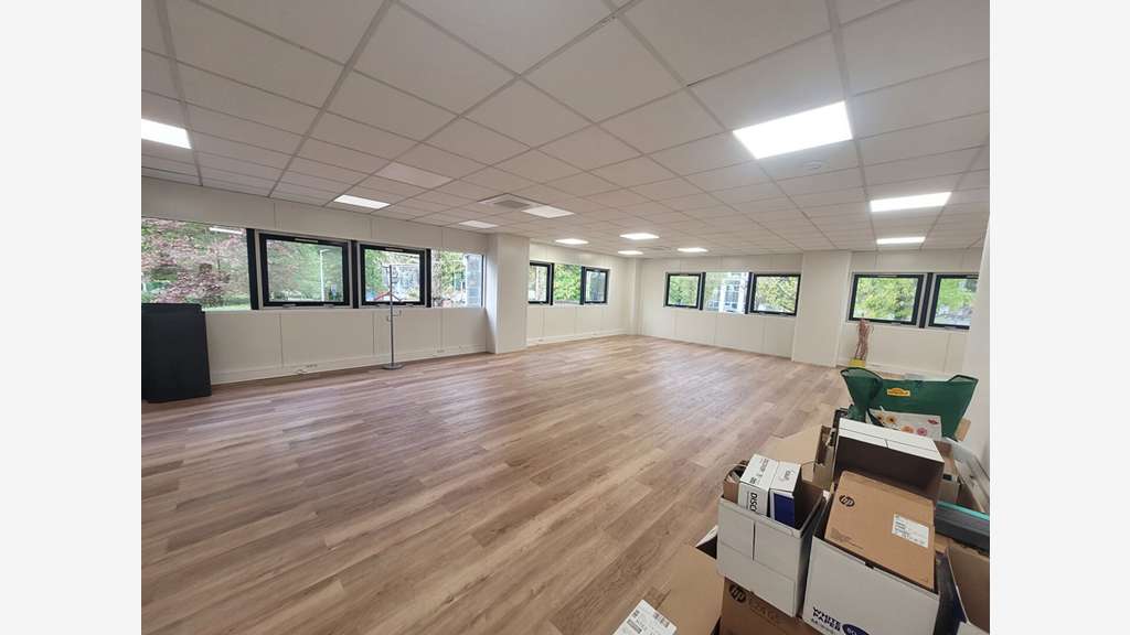 A louer bureaux 124m² R+1 à Nantes Est