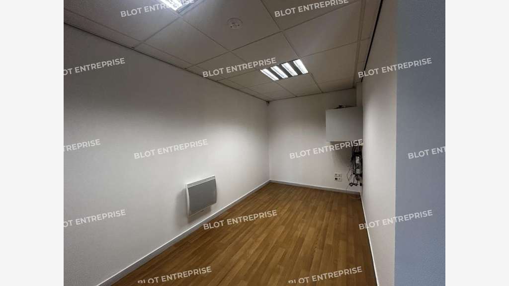 A vendre à louer bureaux 151m² à Nantes