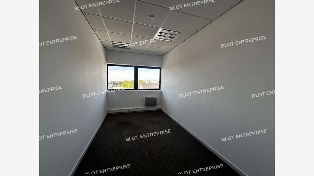 A vendre à louer bureaux 151m² à Nantes