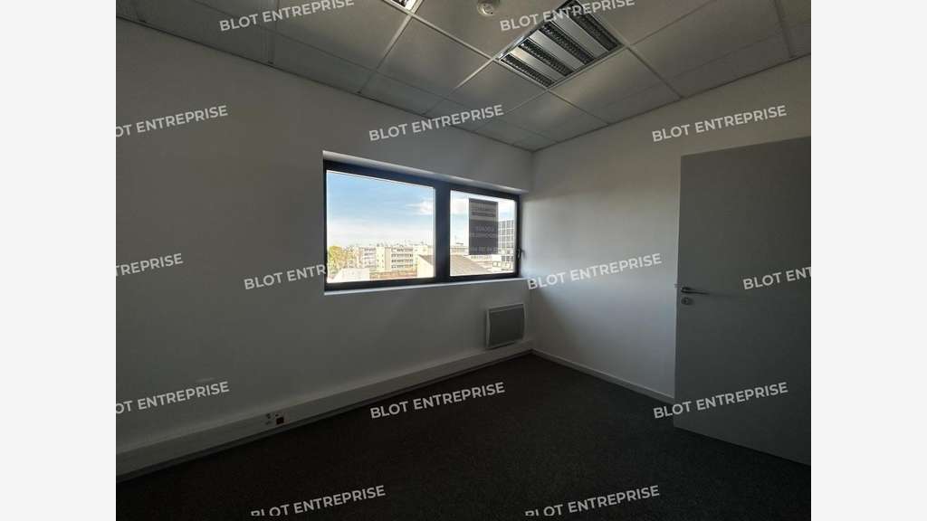 A vendre à louer bureaux 151m² à Nantes