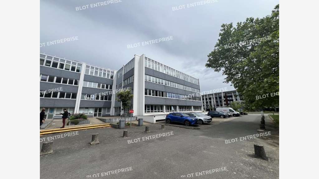 A louer bureaux 498m² proche Beaulieu à Nantes