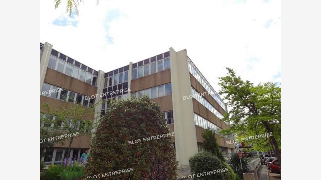 A louer bureaux 498m² proche Beaulieu à Nantes