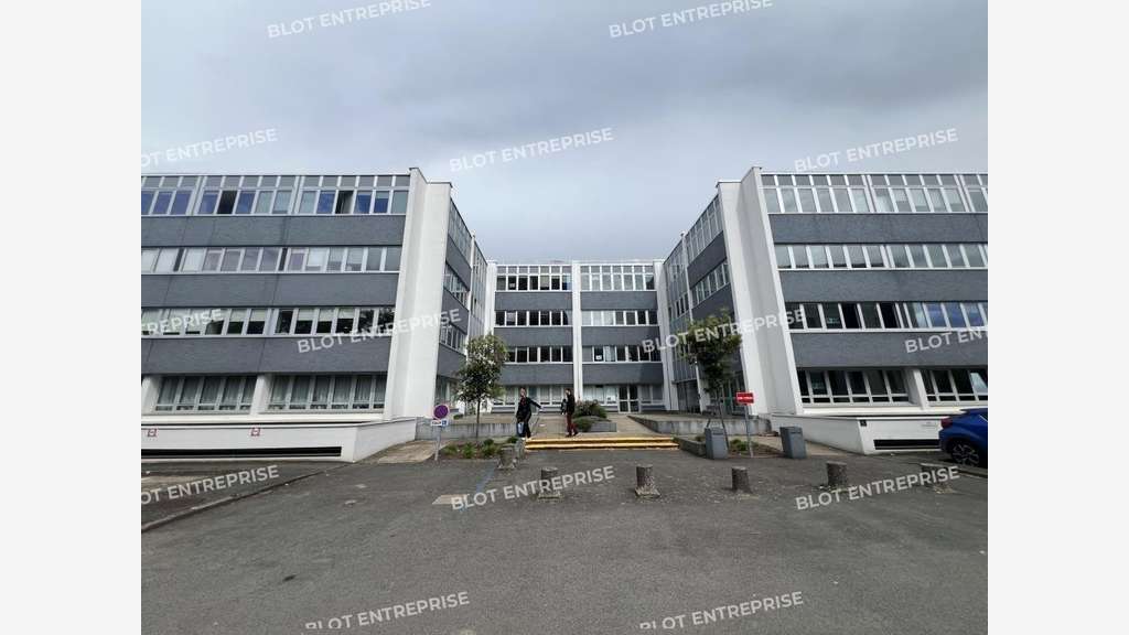 A louer bureaux 498m² proche Beaulieu à Nantes