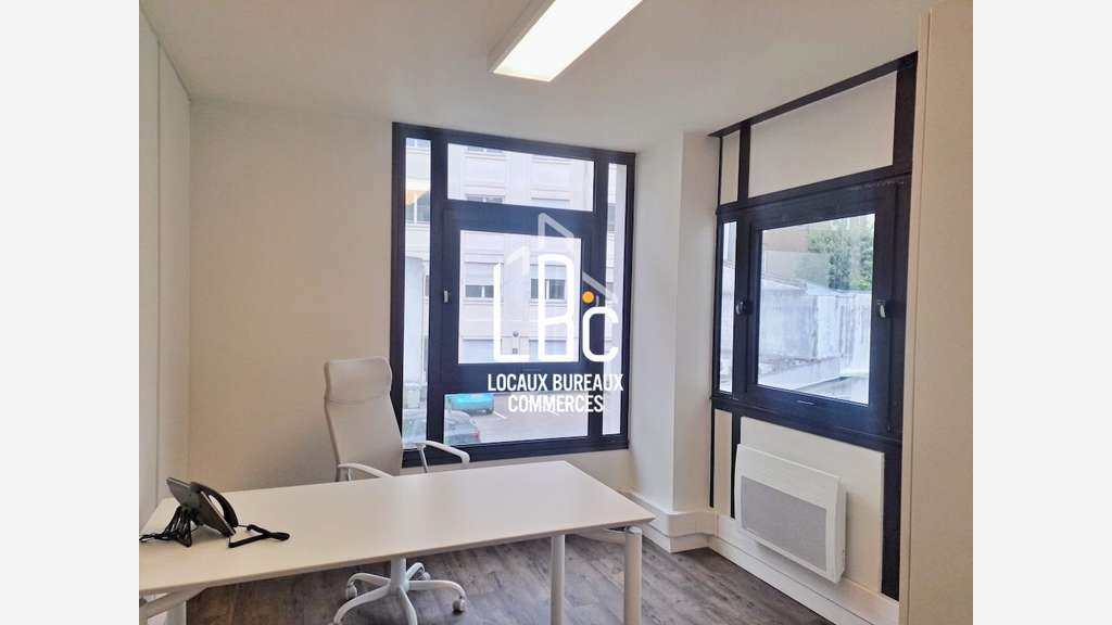 Location bureau rénové de 70m² en R+1 à Nantes 