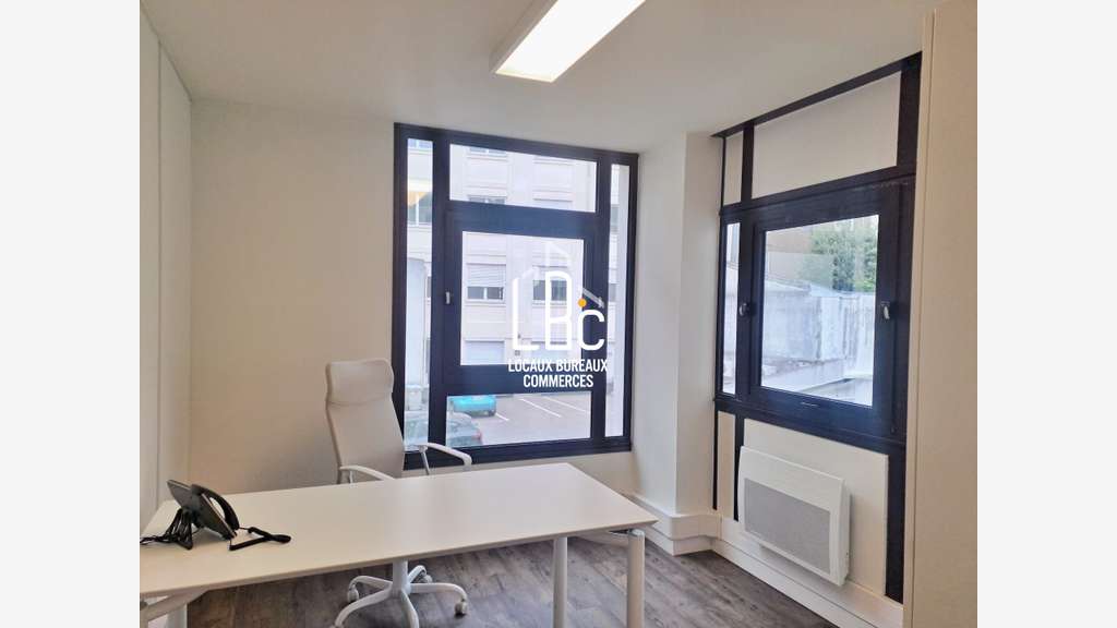 Location bureau rénové de 70m² en R+1 à Nantes
