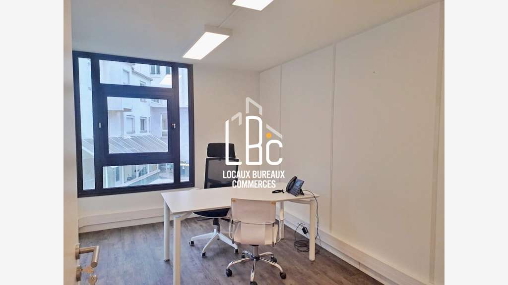 Location bureau rénové de 70m² en R+1 à Nantes 