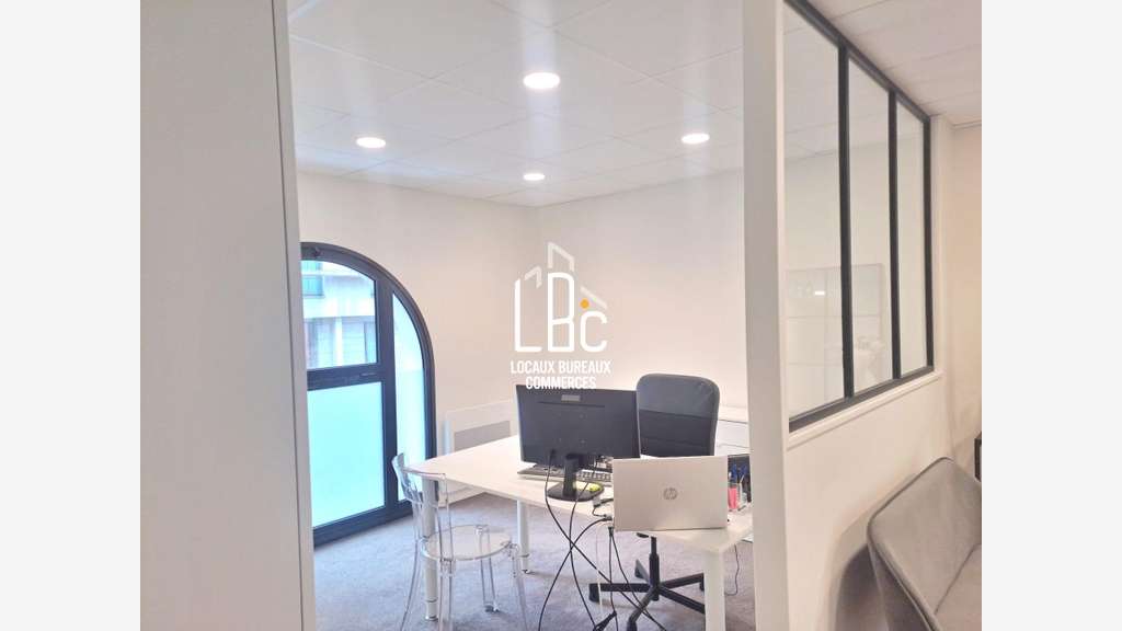 Location bureau rénové de 70m² en R+1 à Nantes