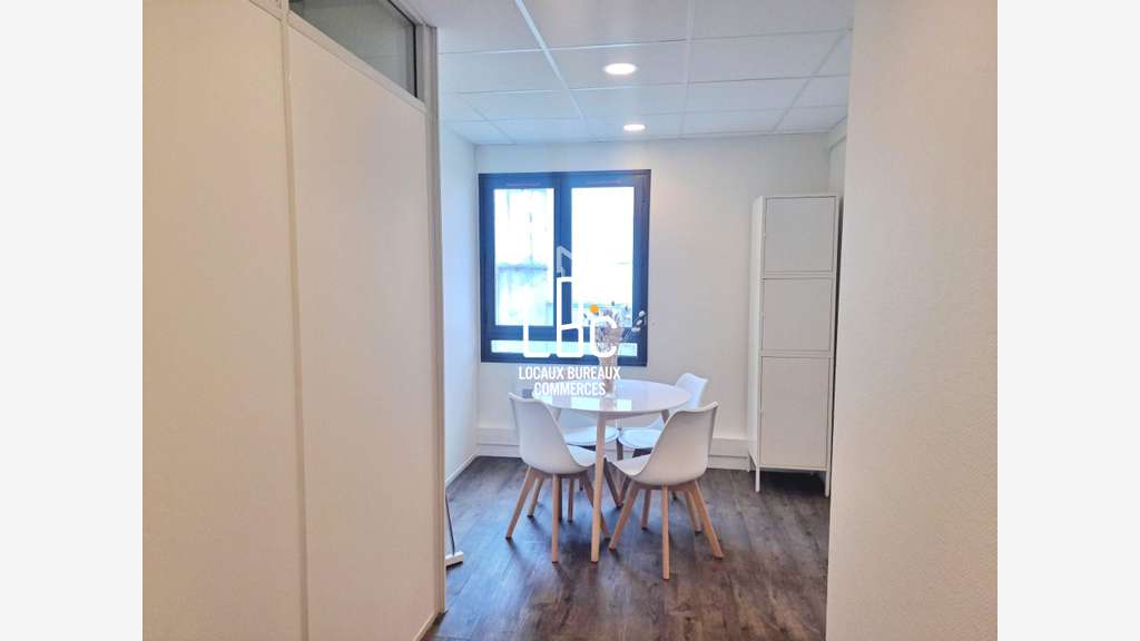 Location bureau rénové de 70m² en R+1 à Nantes