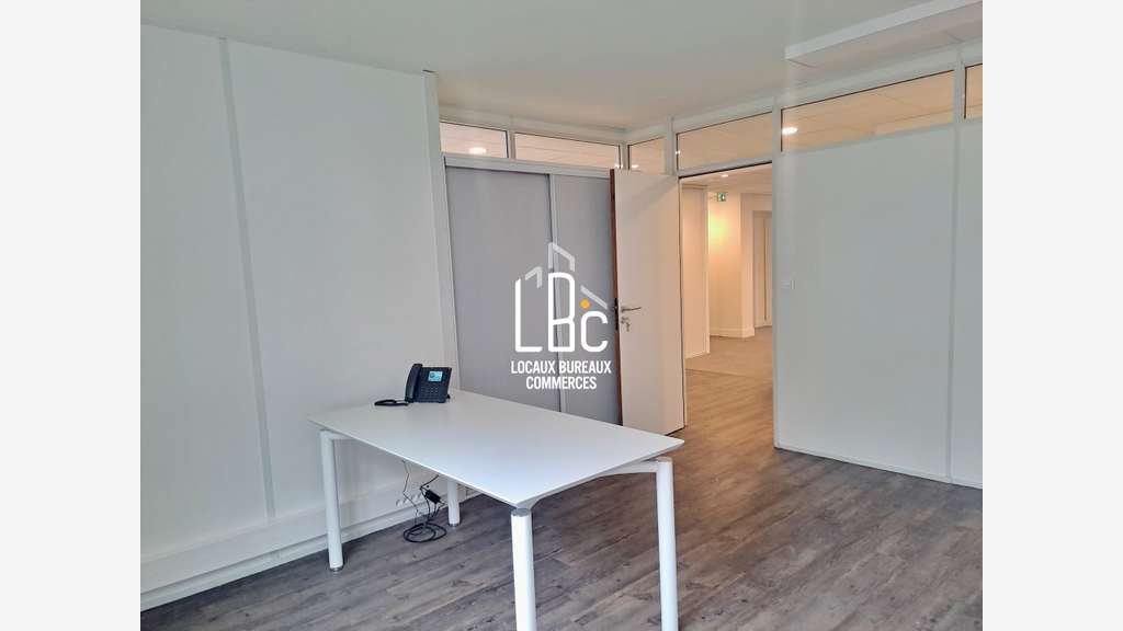 A louer bureaux 95m² Nantes Dobrée proche tramway