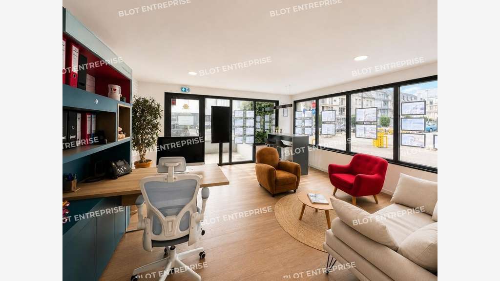 A louer bureaux 120m² belle visibilité à Nantes