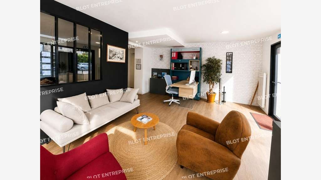 A louer bureaux 120m² belle visibilité à Nantes
