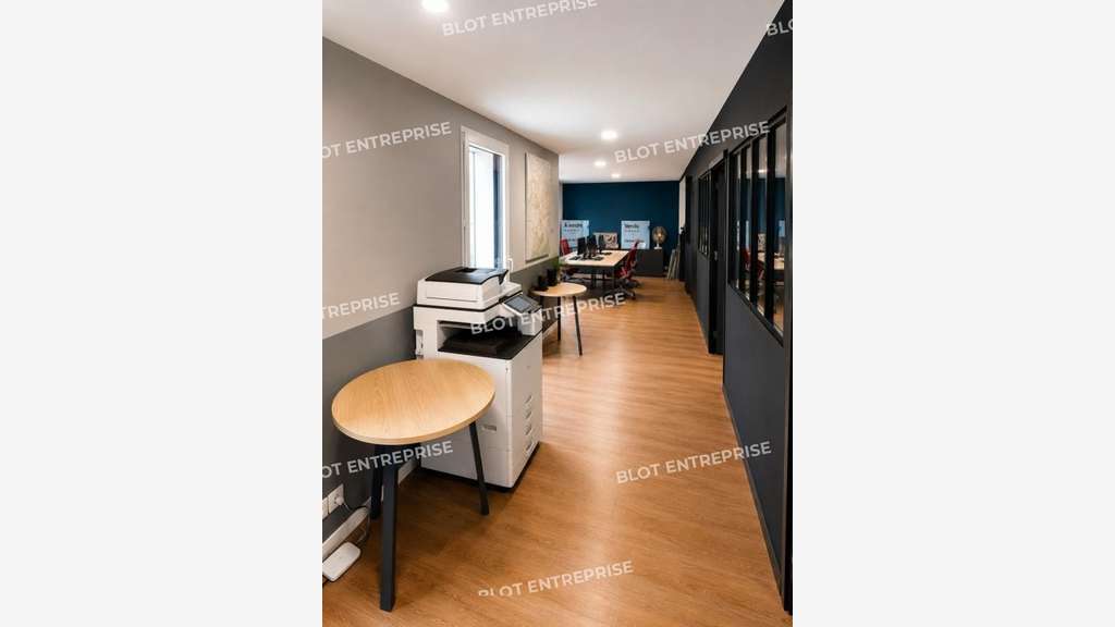 A louer bureaux 120m² belle visibilité à Nantes