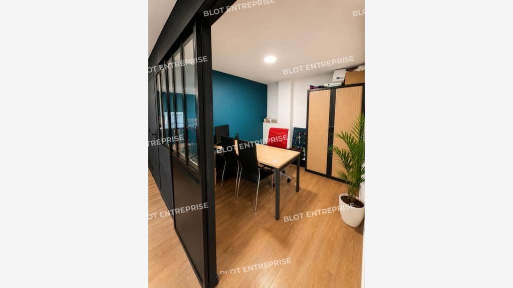 A louer bureaux 120m² belle visibilité à Nantes