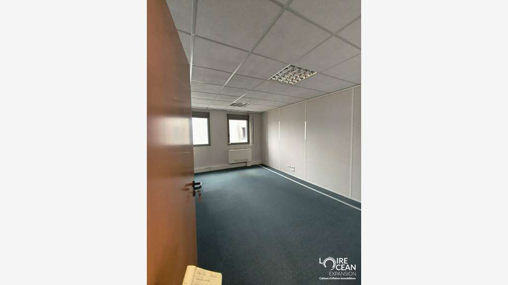 A louer bureaux lumineux 612m² vue Loire à Nantes