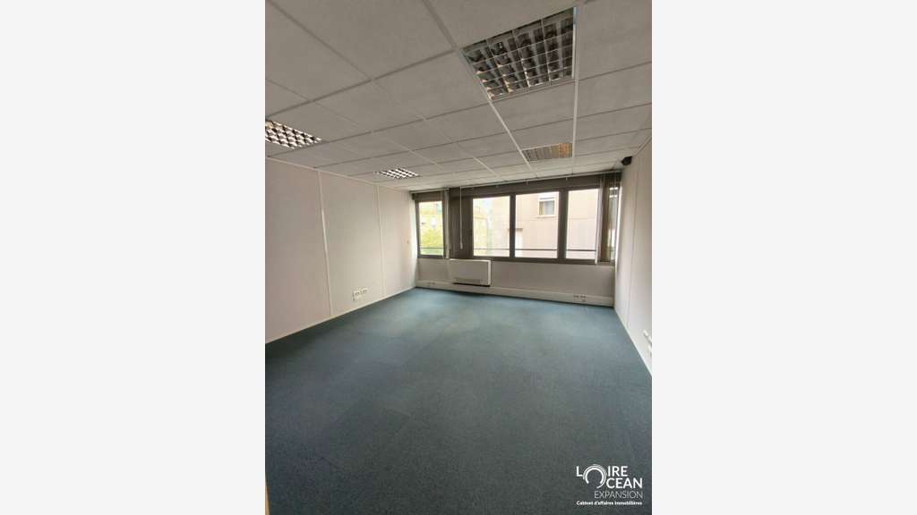 A louer bureaux lumineux 612m² vue Loire à Nantes