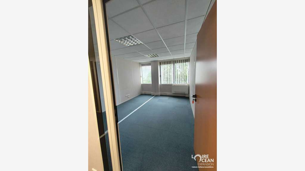 A louer bureaux lumineux 612m² vue Loire à Nantes