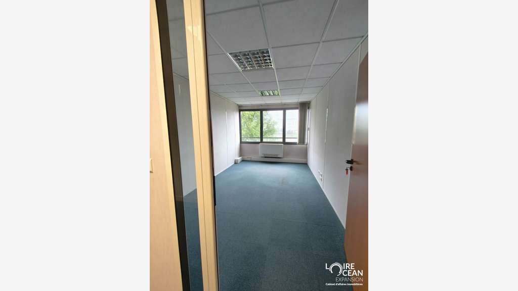 A louer bureaux lumineux 612m² vue Loire à Nantes