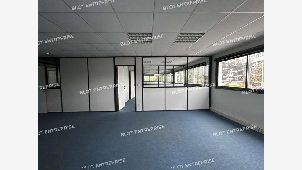 A louer bureaux 233m² belle visibilité à Nantes