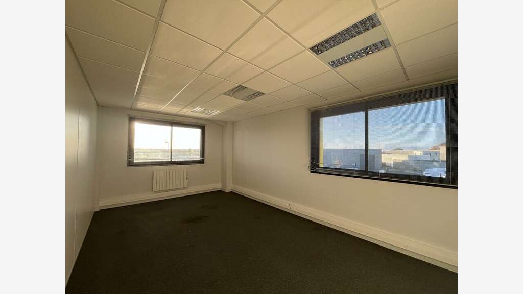 Bureaux de 75m² à louer au 1er étage en za Nantes